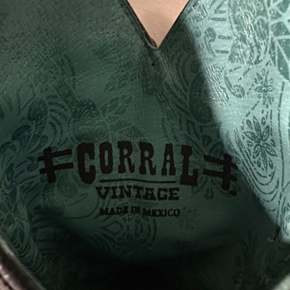 CORRAL VINTAGE Studded Detail Boots - Picture 7 of 9